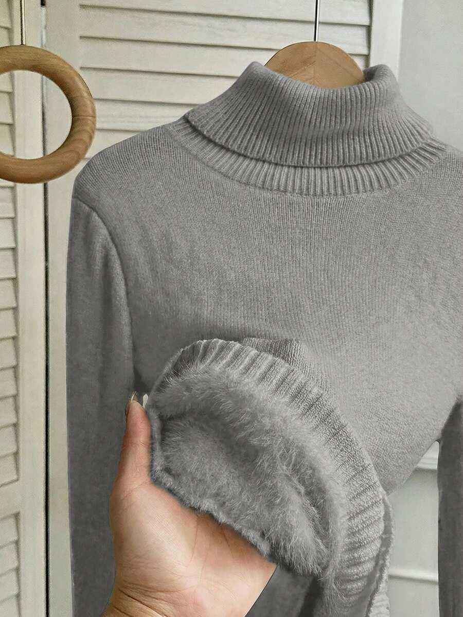 szary ocieplany sweter