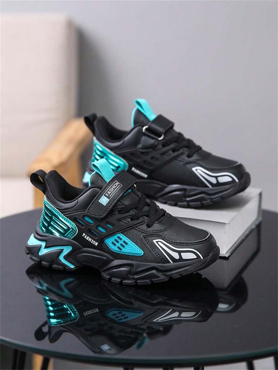 czarne buty sportowe 