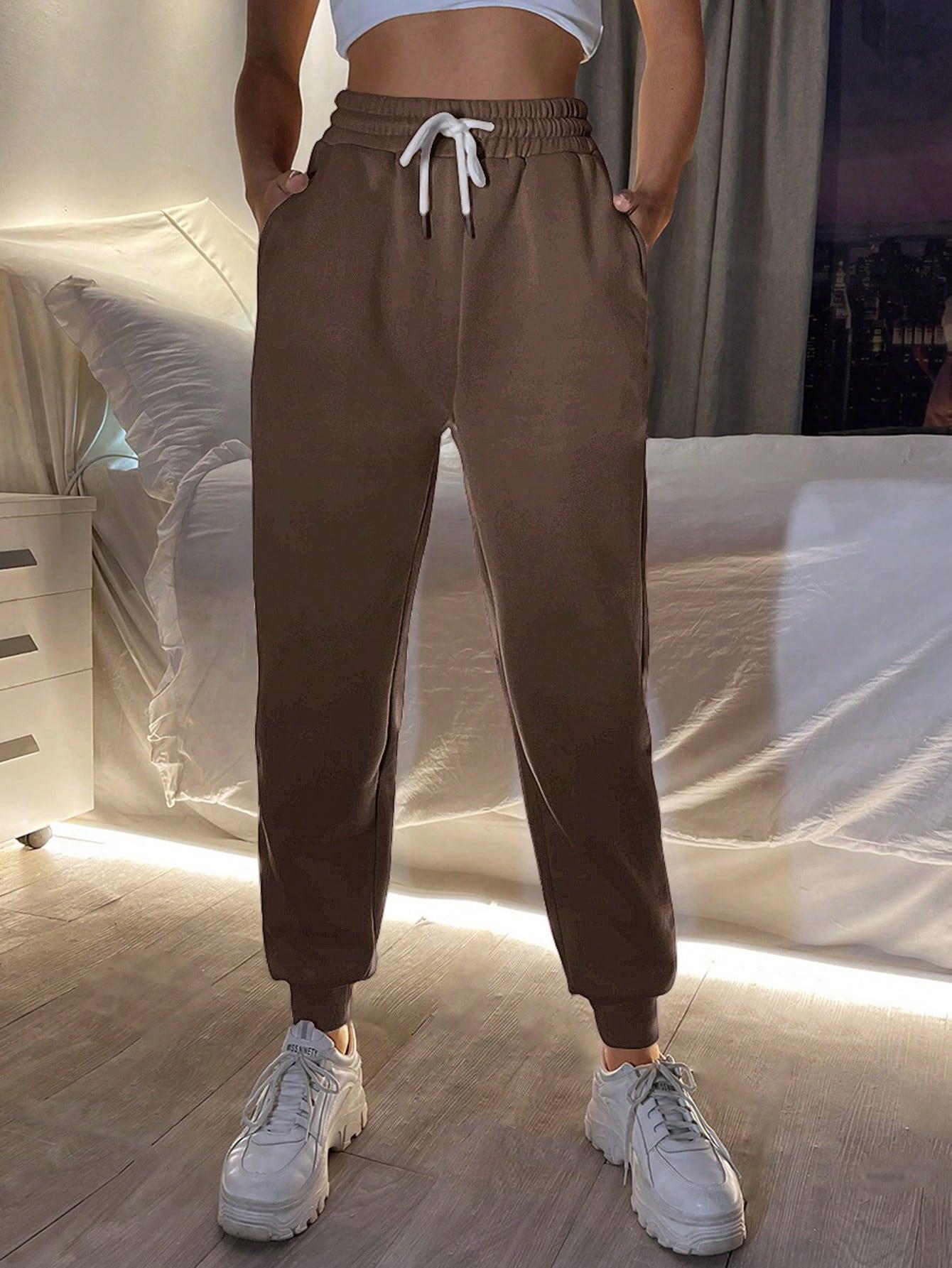 brązowe spodnie dresowe