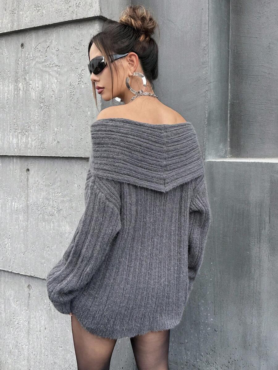SWETER Z ODKRYTYMI RAMIONAMI