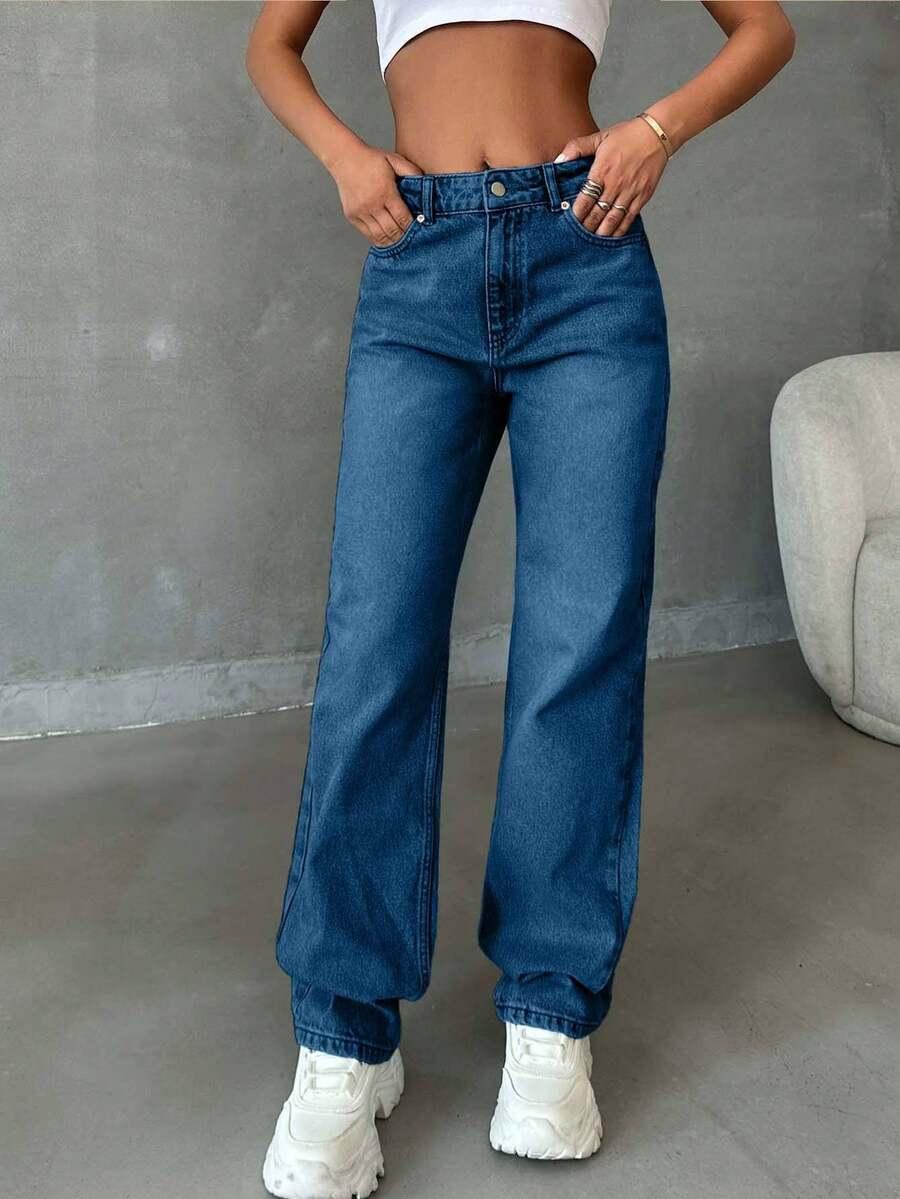 niebieskie spodnie jeans 