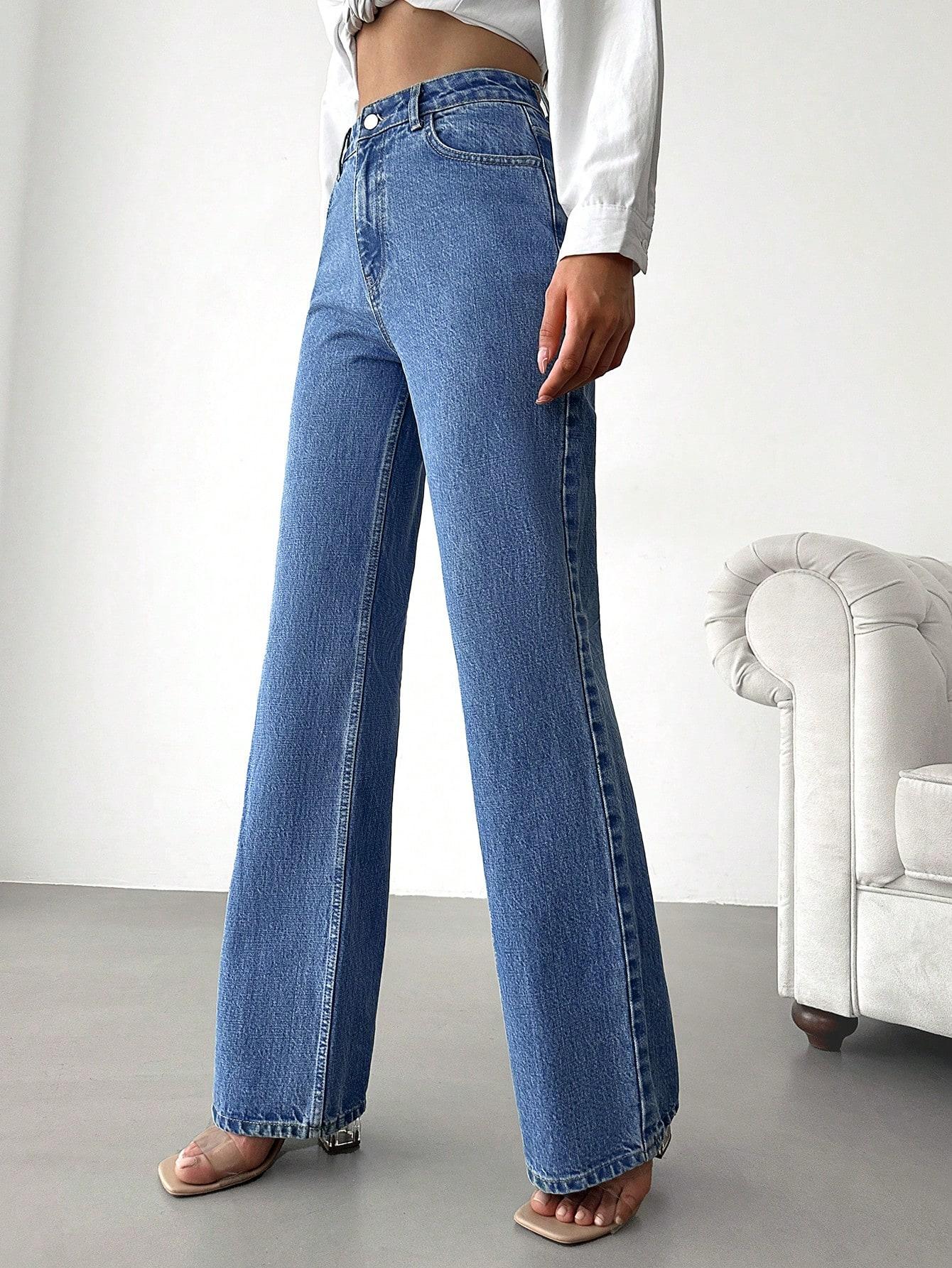 niebieskie spodnie jeansowe prosta nogawka