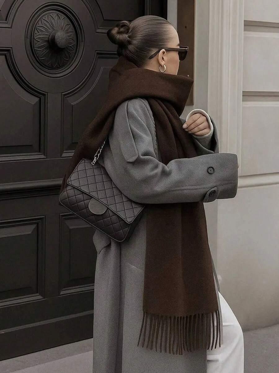 brązowy szalik frędzle