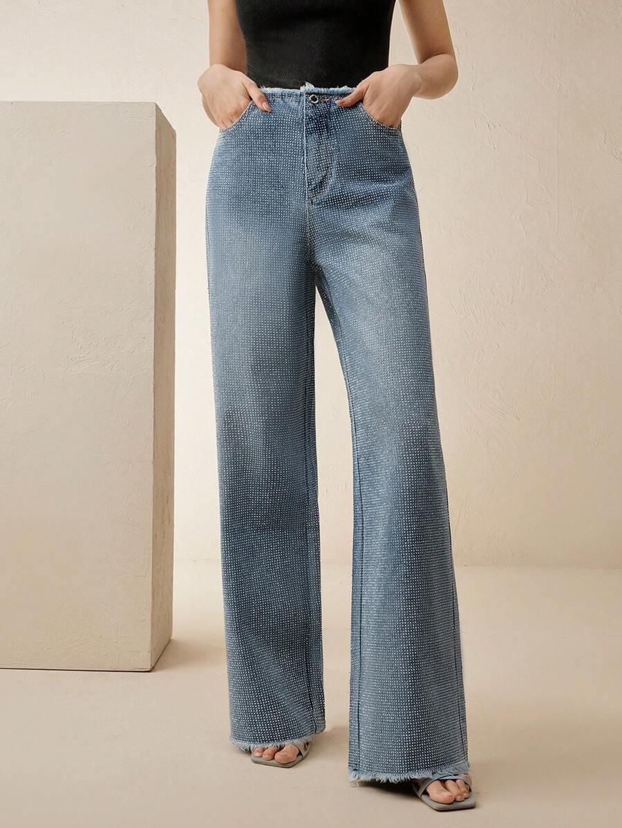 niebieskie spodnie jeans zdobienie