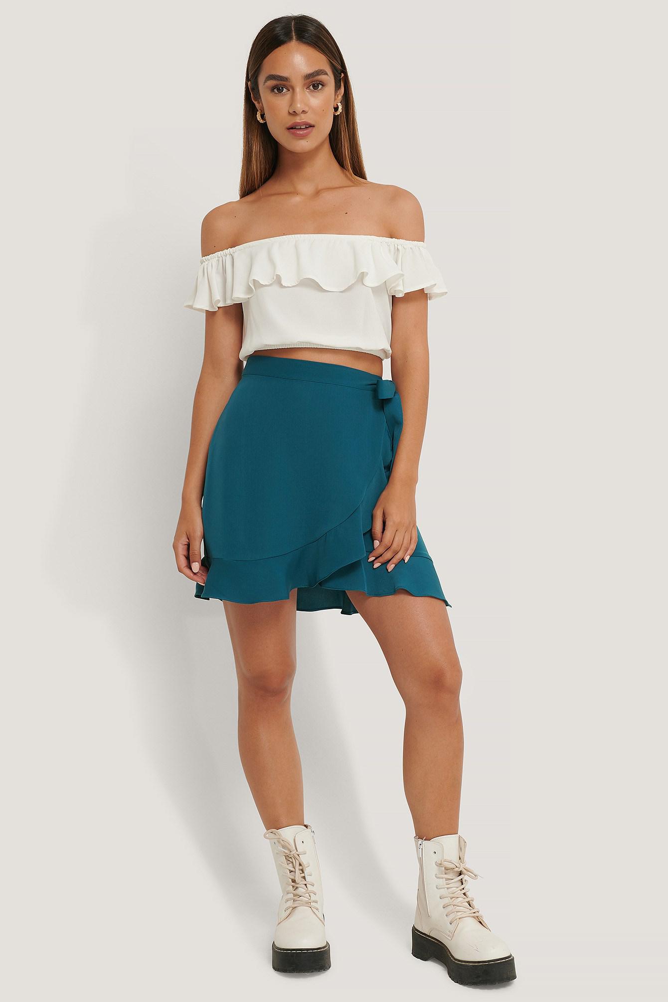 crop top odkryte ramiona falbanka