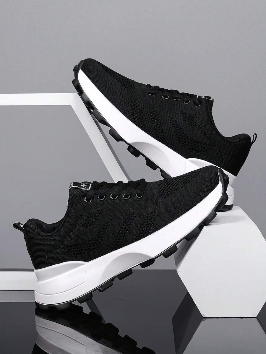czarne buty sportowe 