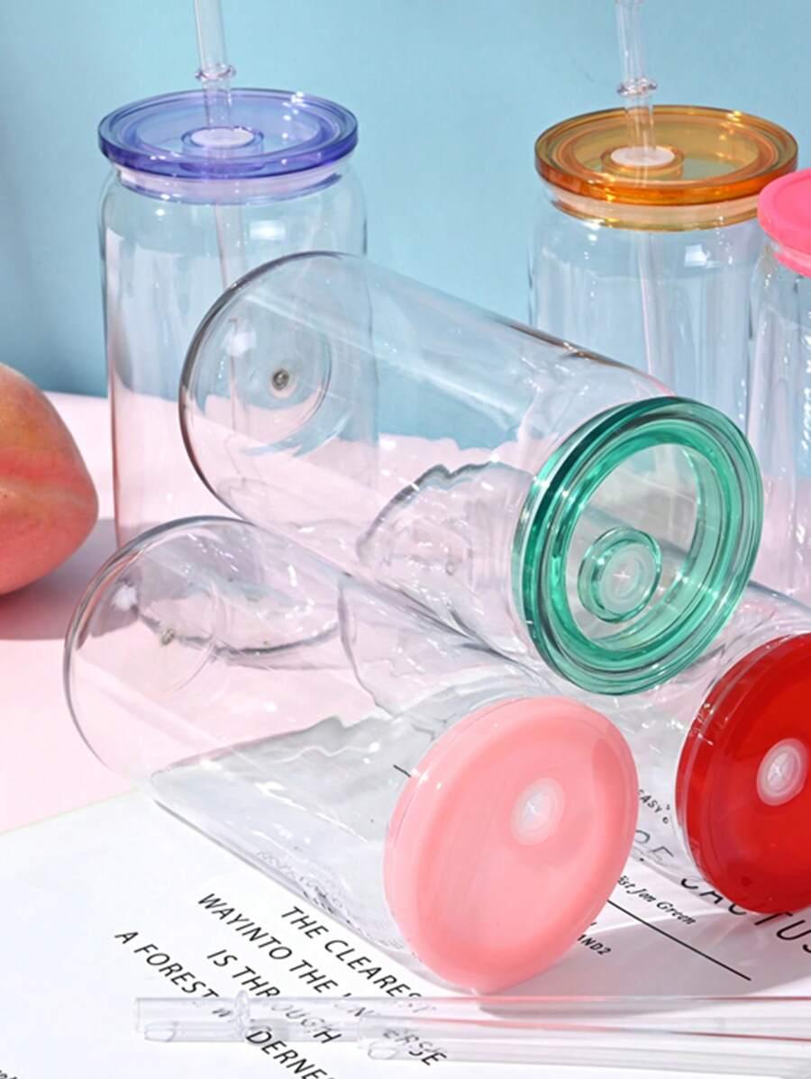 Kubek plastikowy z pokrywką i słomką