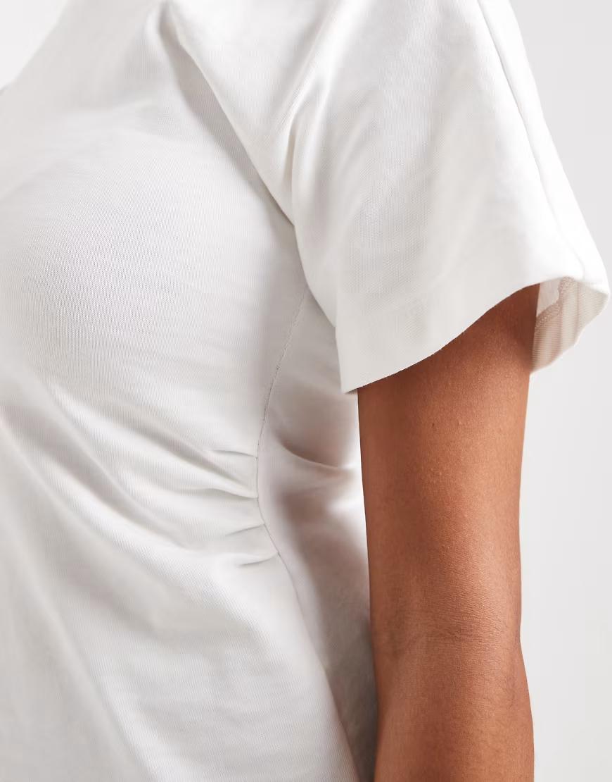 BIAŁY T-SHIRT MARSZCZENIA