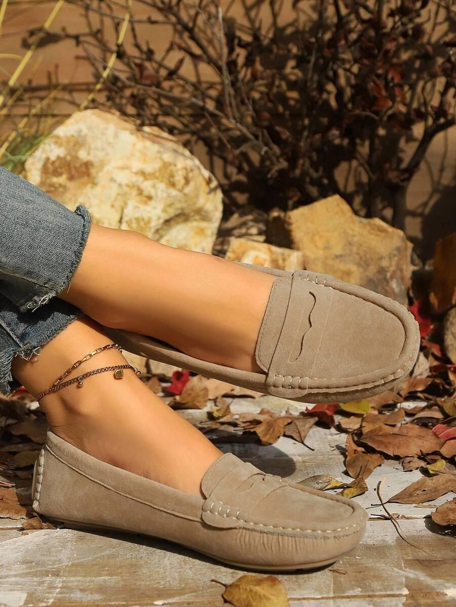 BEŻOWE BUTY WSUWANE ZAMSZ