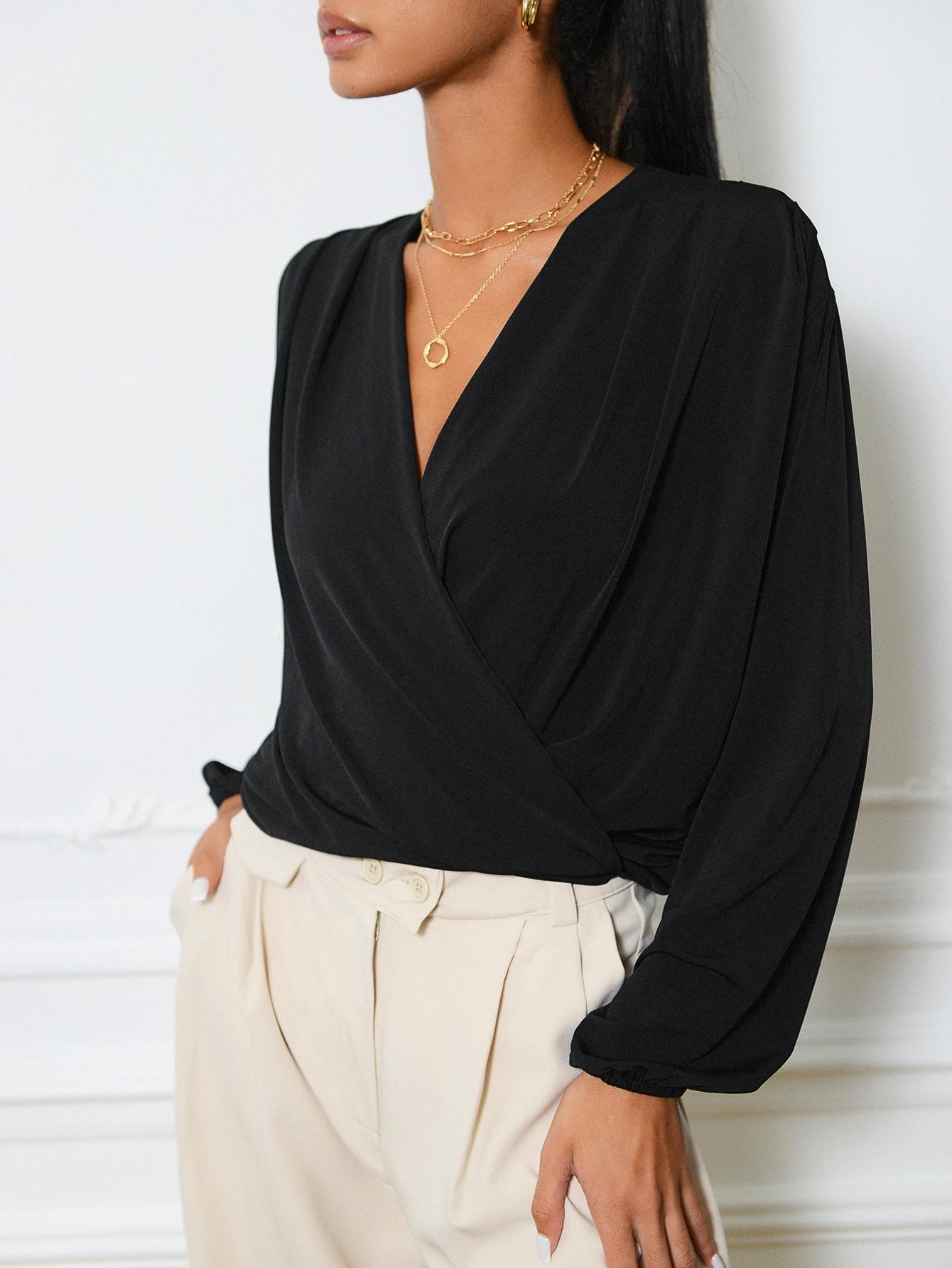 CZARNA BLUZKA V NECK
