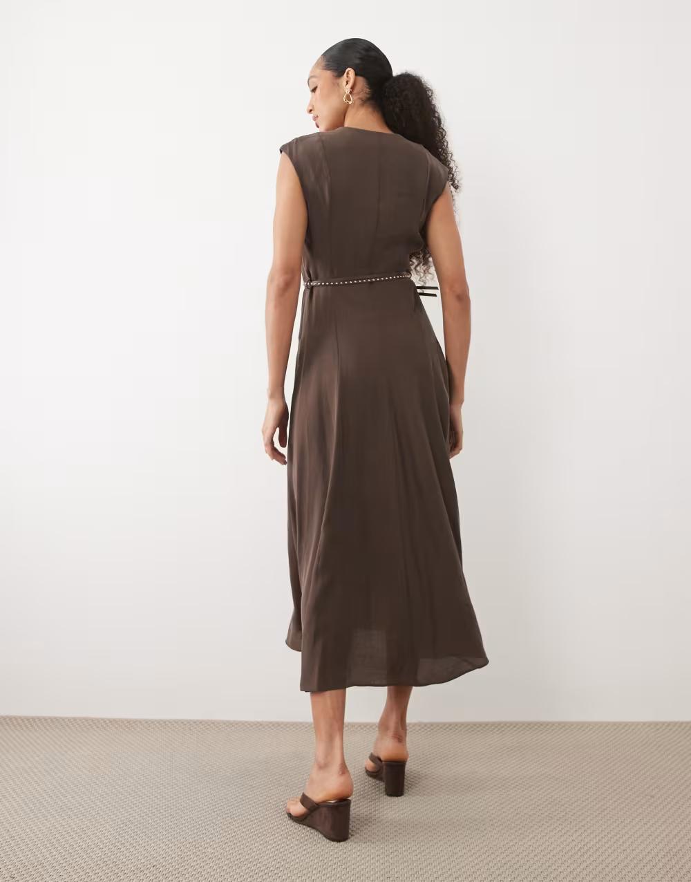 BRĄZOWA MIDI SUKIENKA V-NECK
