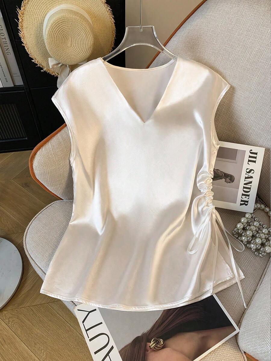 biała satynowa bluzka v-neck