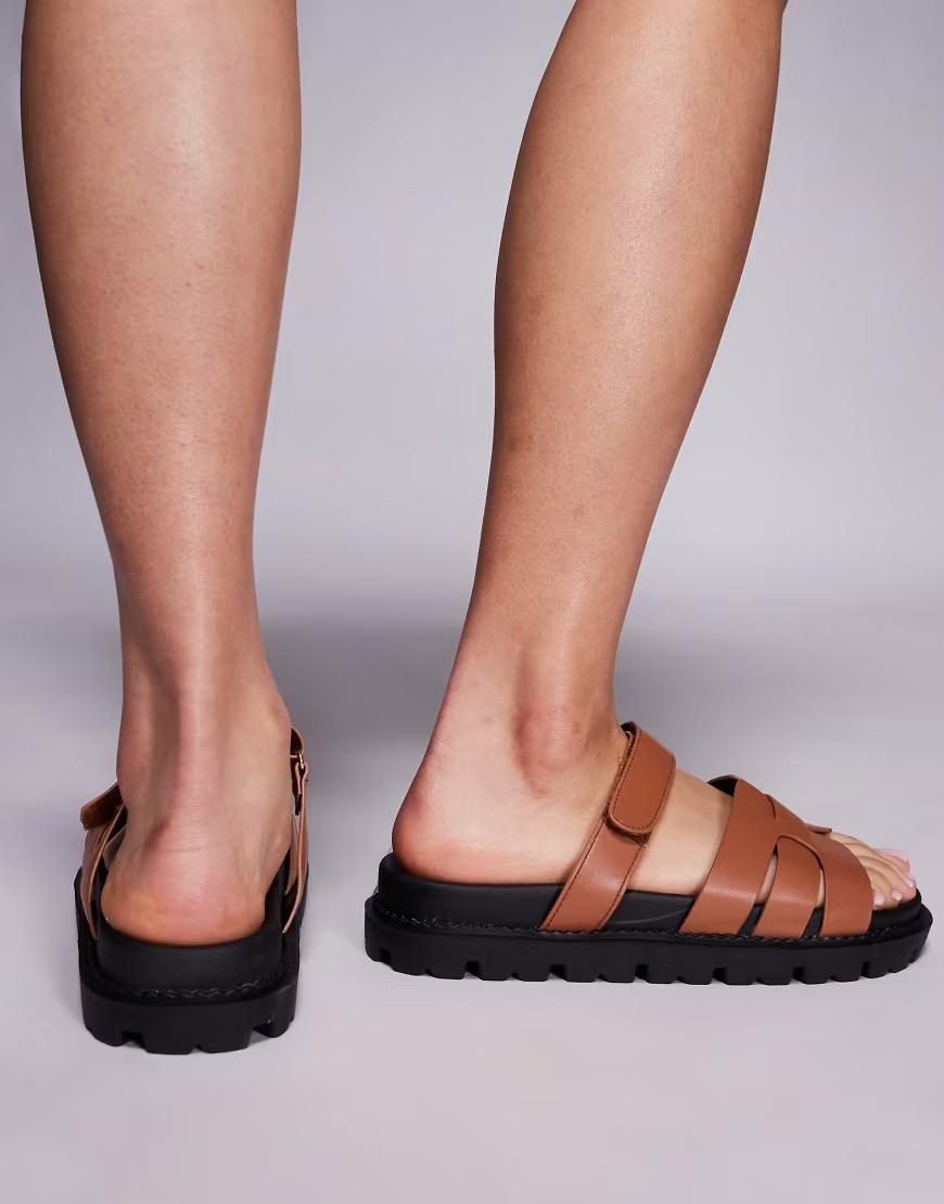 BRĄZOWE KLAPKI CASUAL