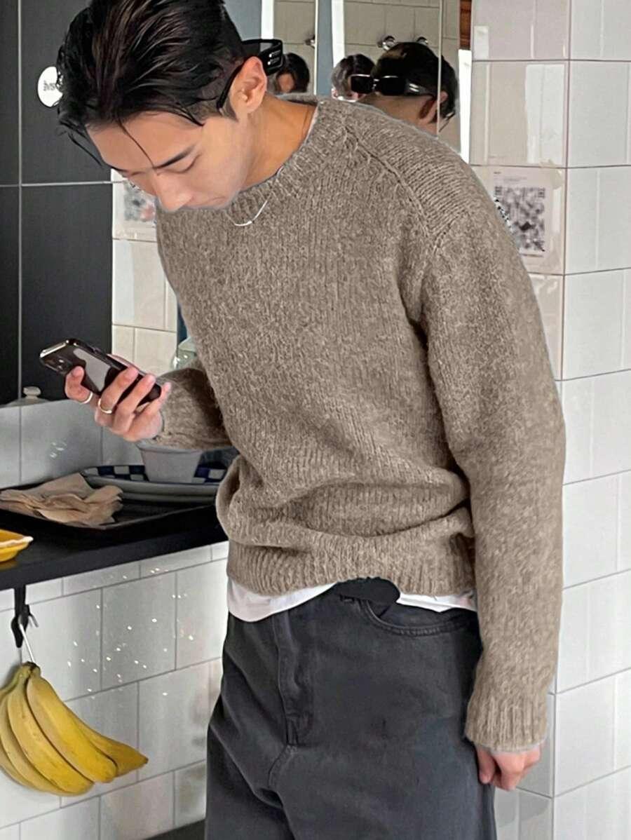 Beżowy sweter okrągły dekolt