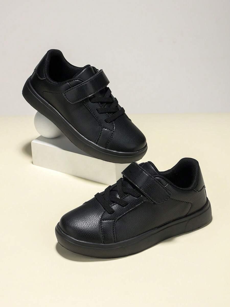 czarne buty sportowe