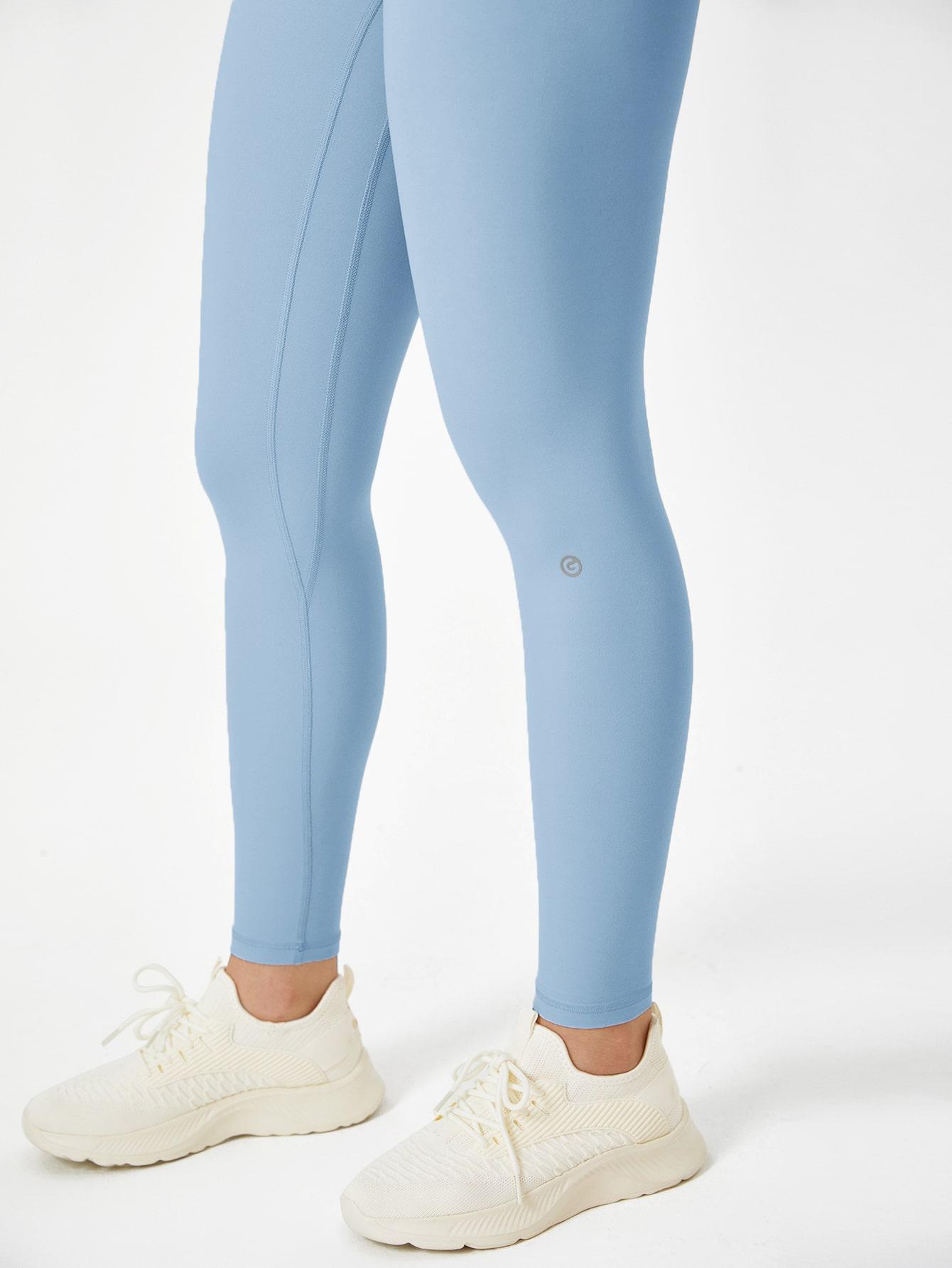 niebieskie sportowe legginsy