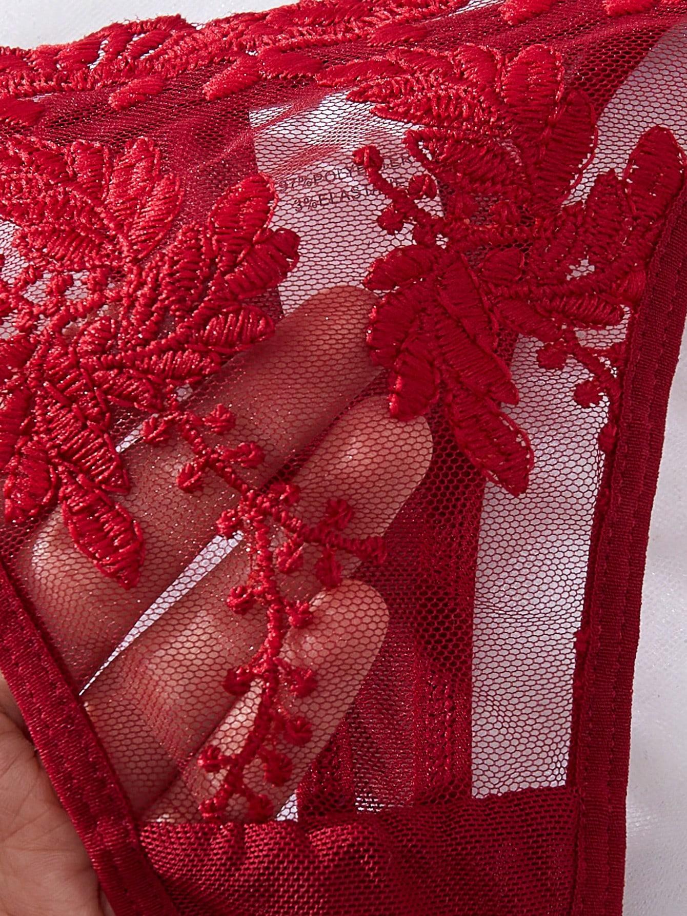 czerwone stringi koronka