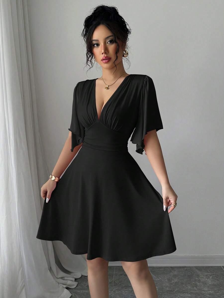 czarna mini sukienka 