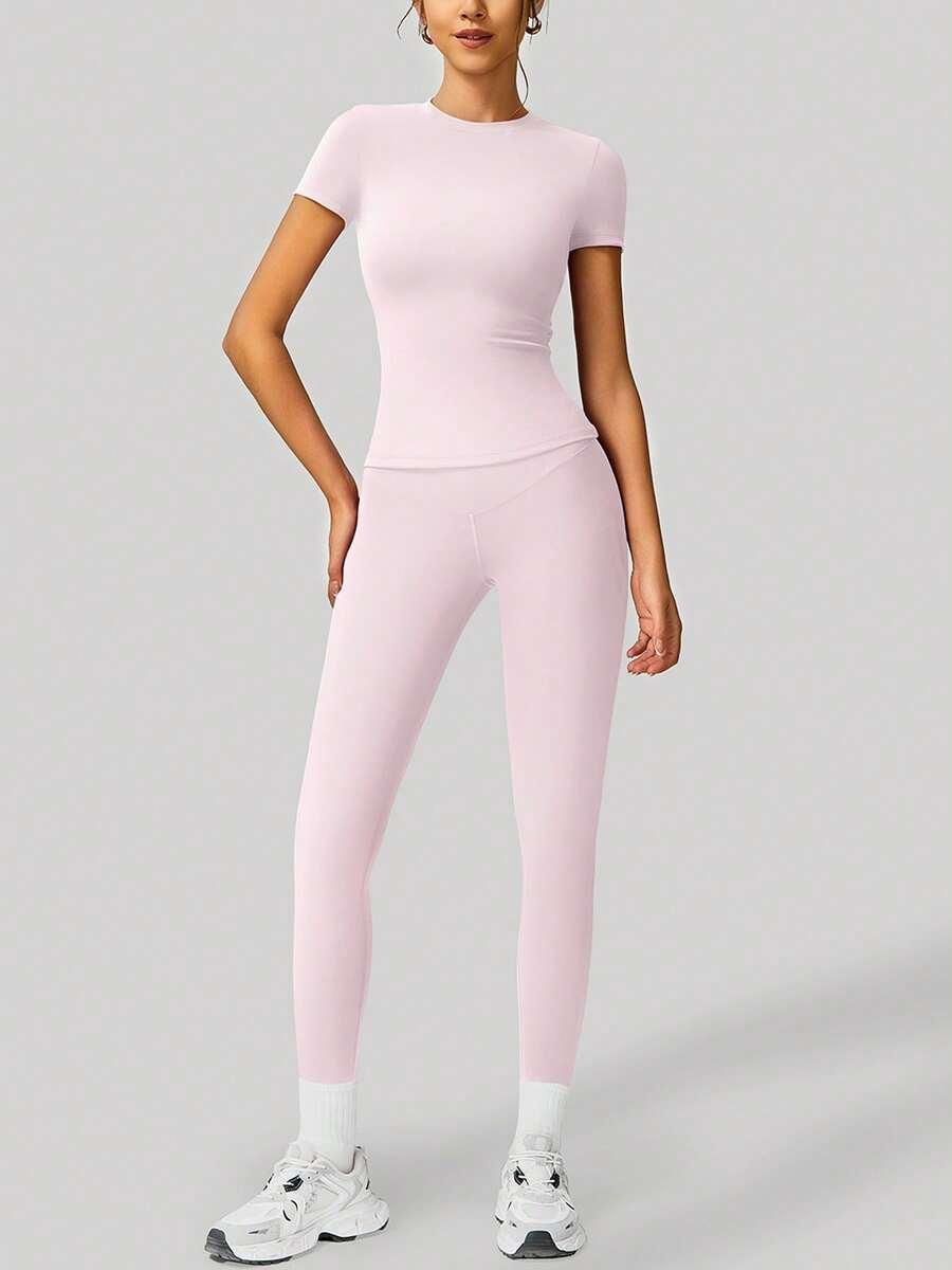 różowy komplet t-shirt legginsy