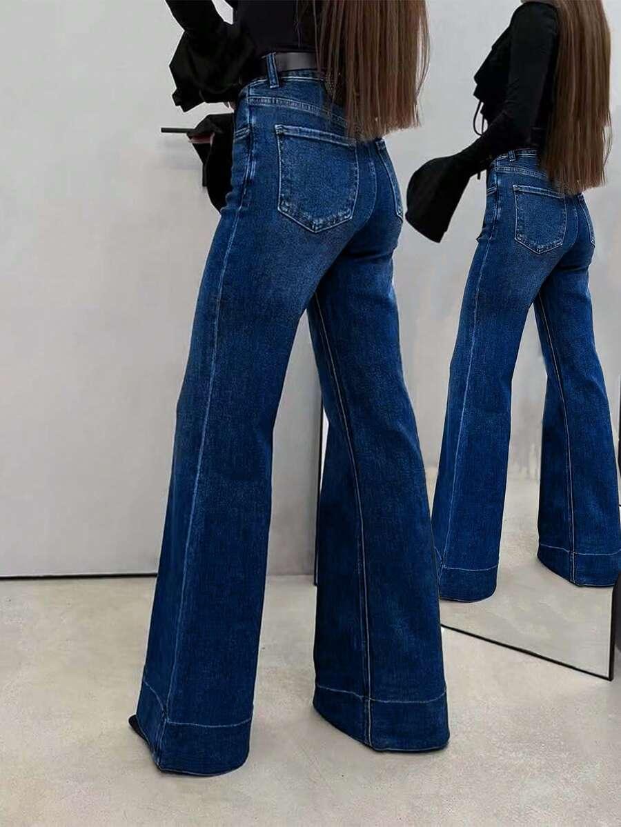 granatowe spodnie jeans