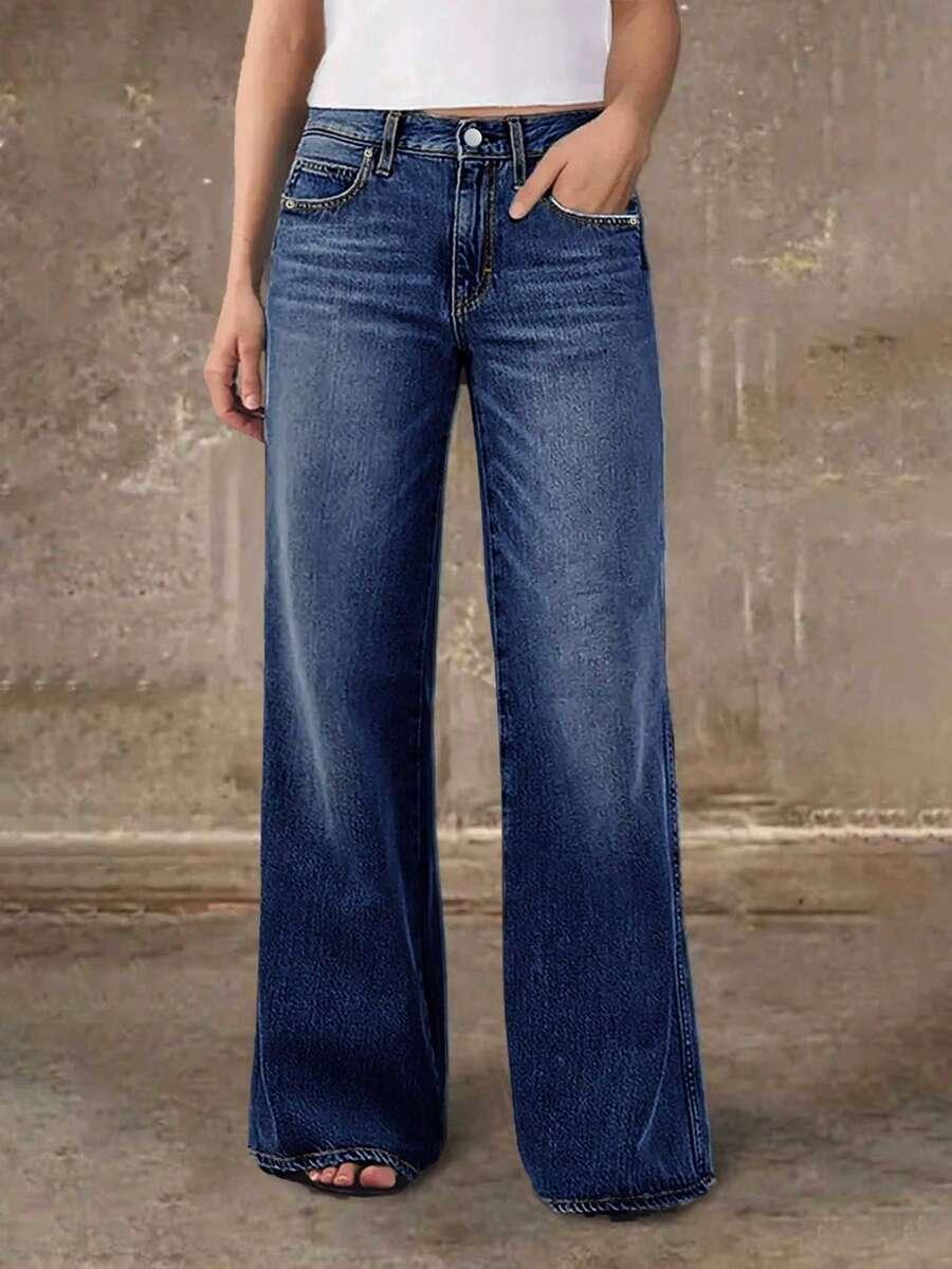 niebieskie spodnie jeans