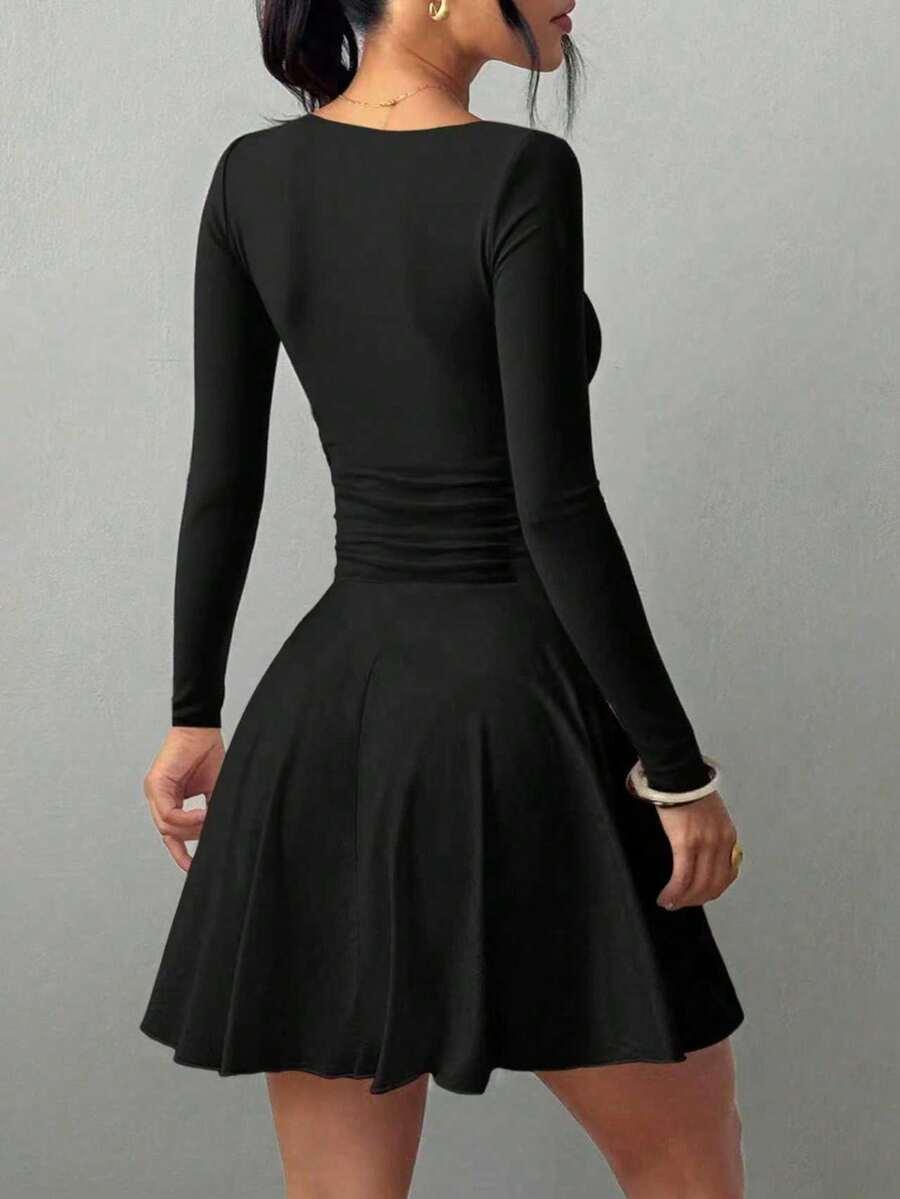 CZARNA MINI SUKIENKA