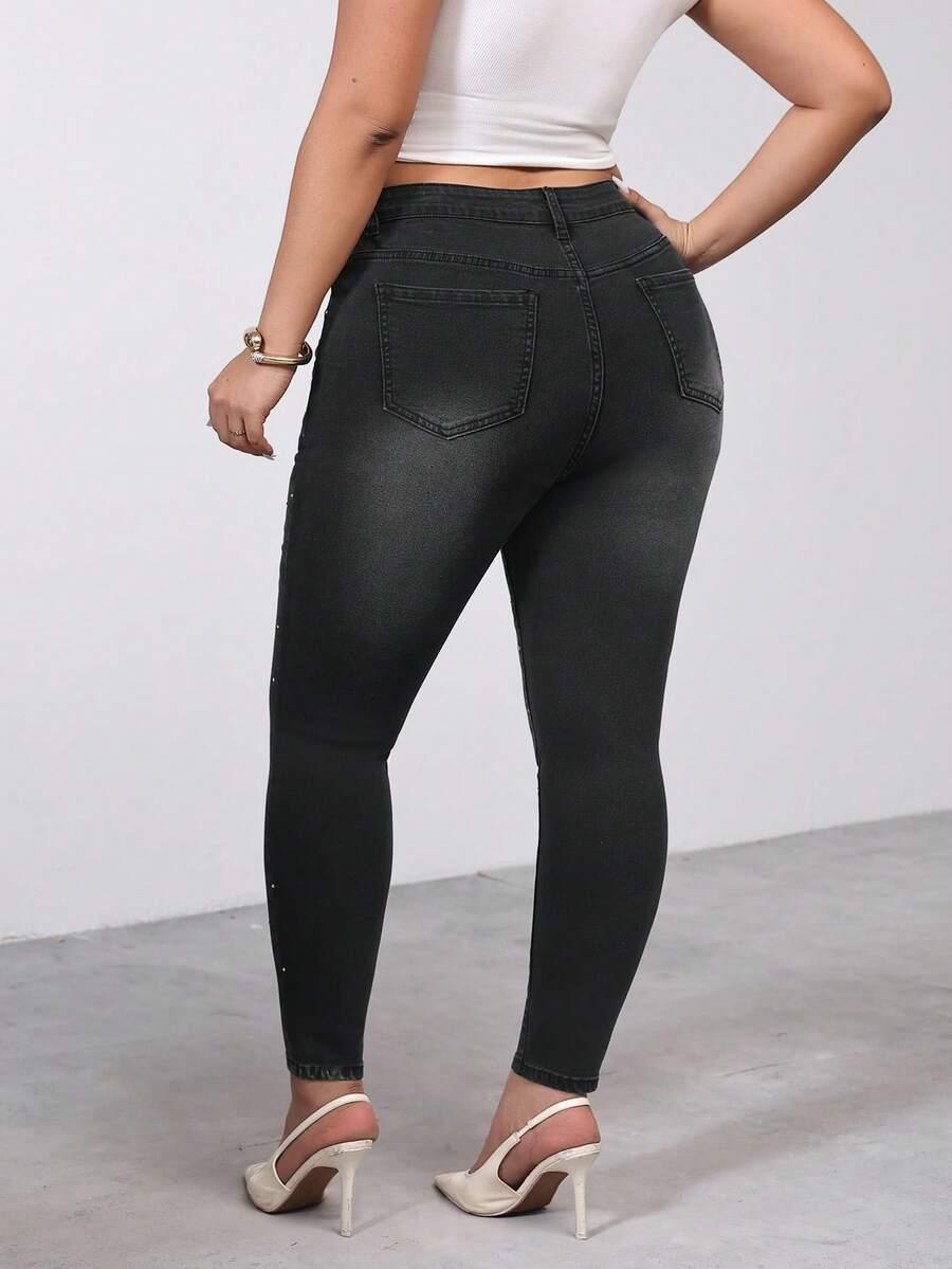 czarne spodnie jeans rurki