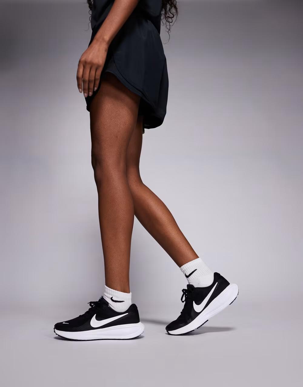 Revolution 8 buty sportowe logo