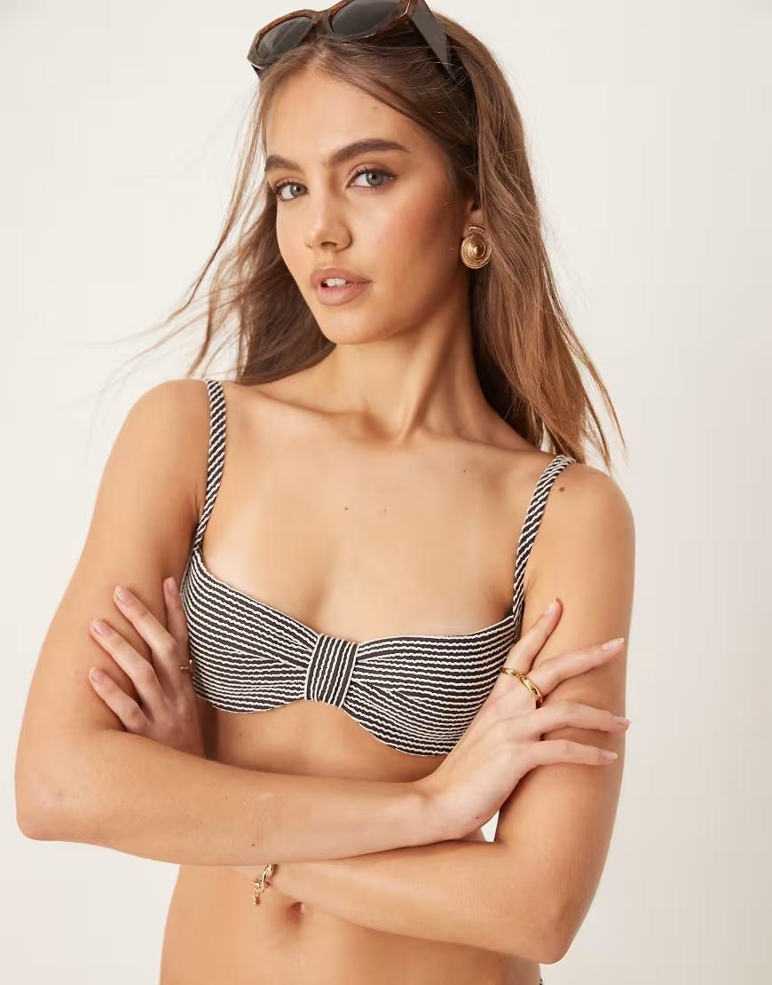 góra od bikini struktura kontrast