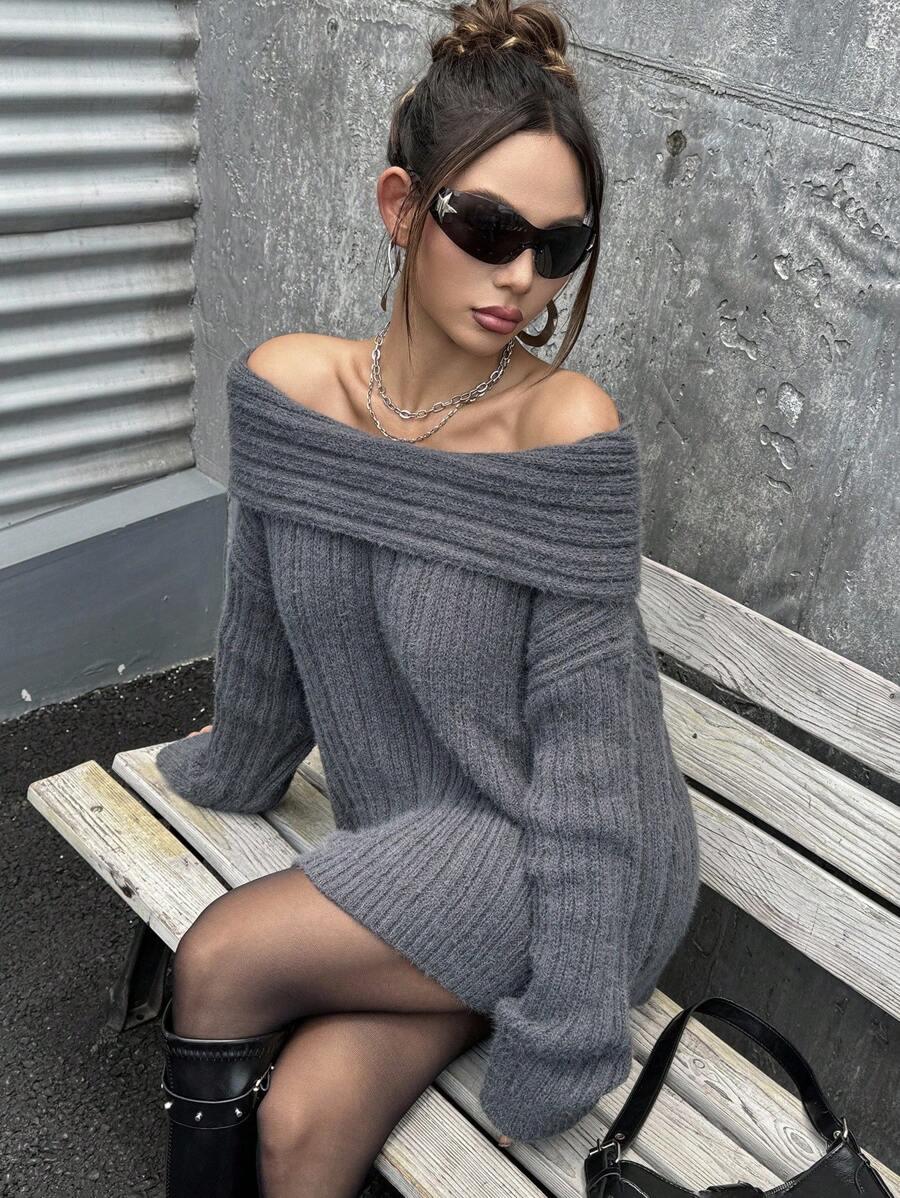 SWETER Z ODKRYTYMI RAMIONAMI