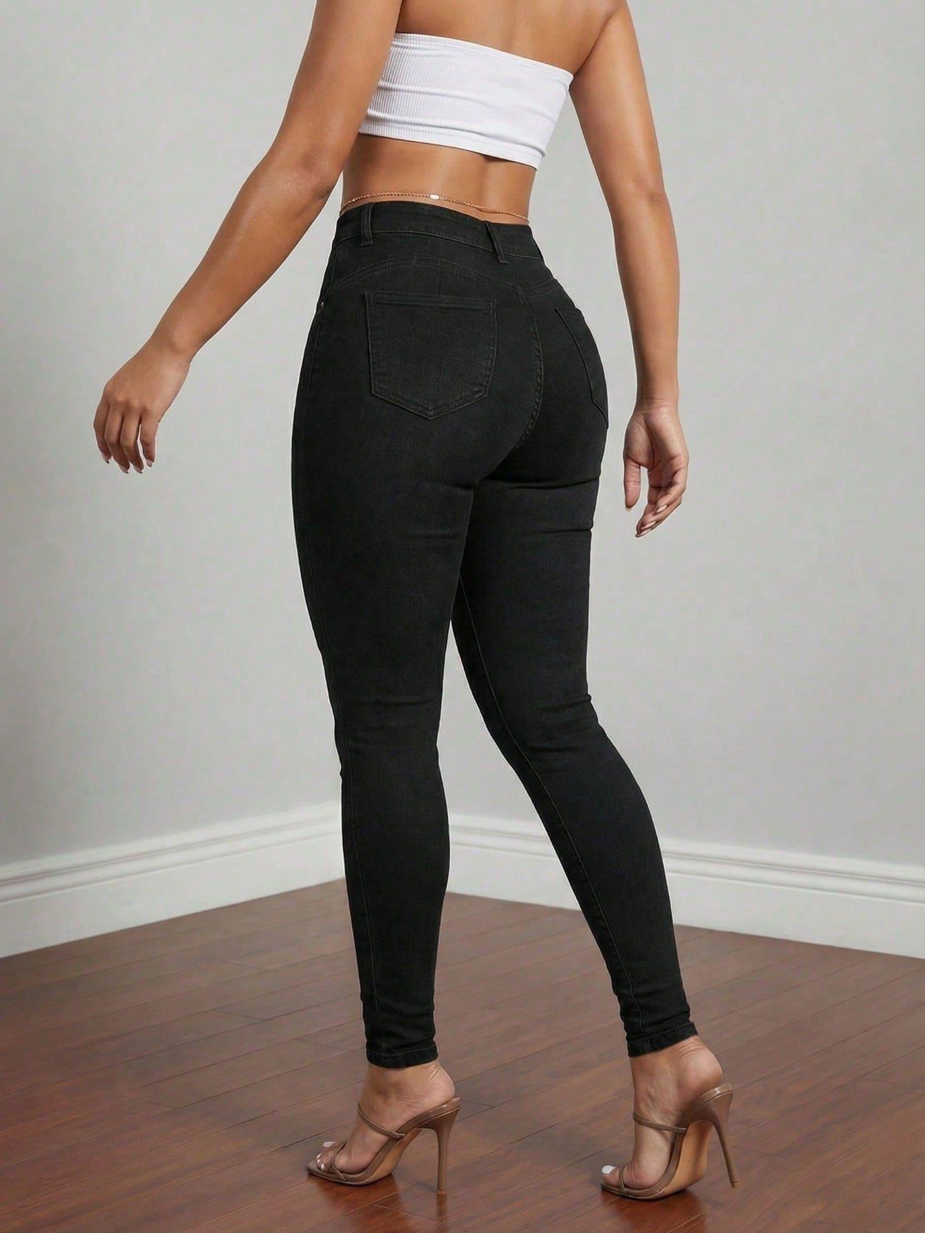 czarne spodnie jeans rurki