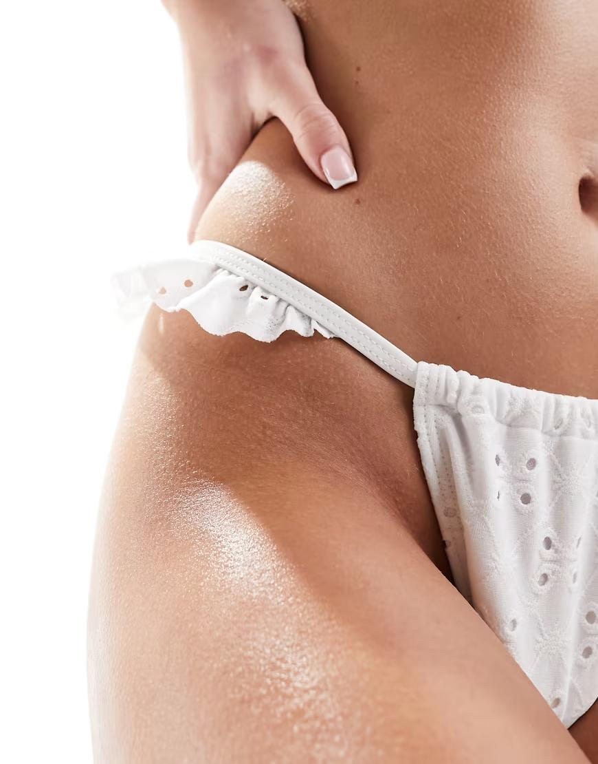BIAŁY DÓŁ OD BIKINI STRUKTURA