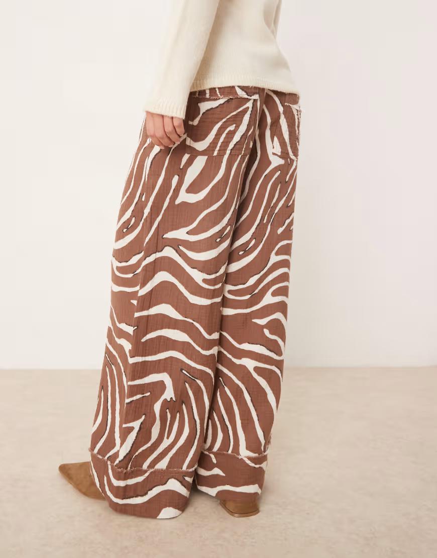 SPODNIE ANIMAL PRINT CASUAL