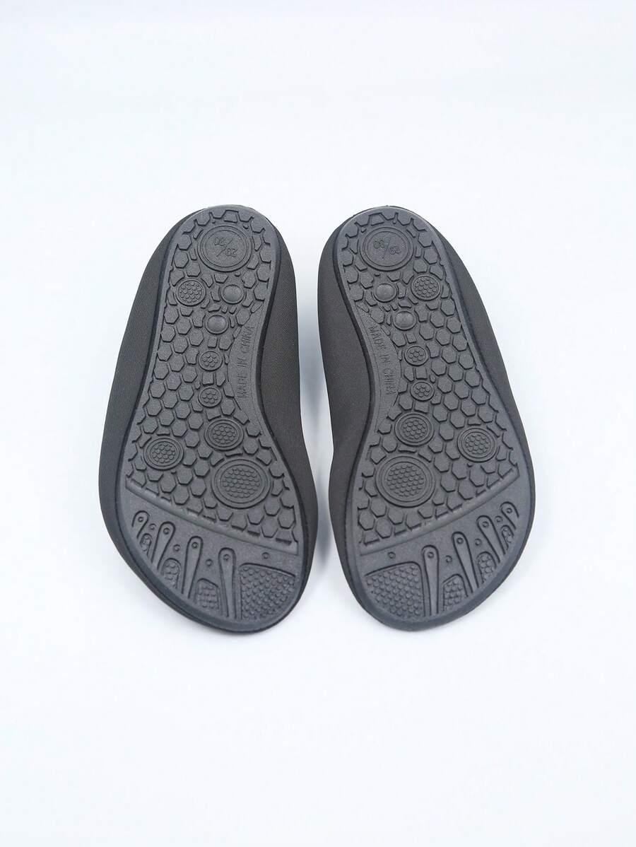 CZARNE BUTY DO WODY