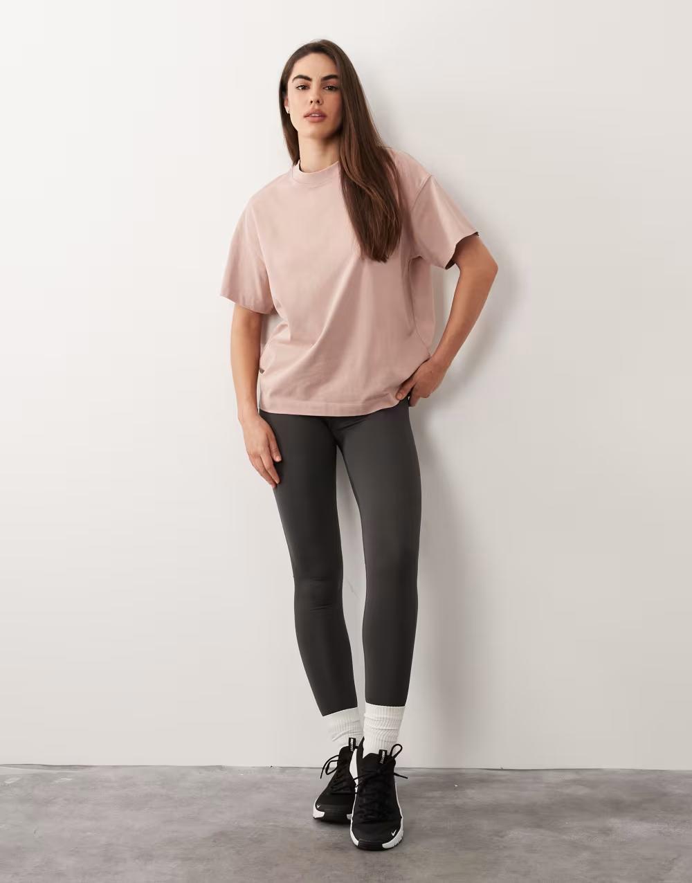 RÓŻOWY T-SHIRT OKRĄGŁY DEKOLT