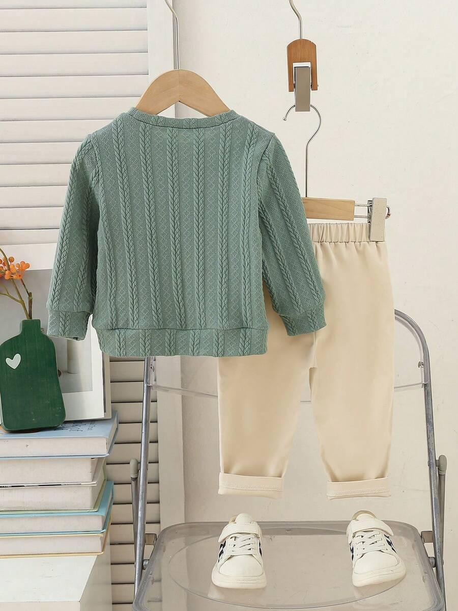 komplet sweter spodnie