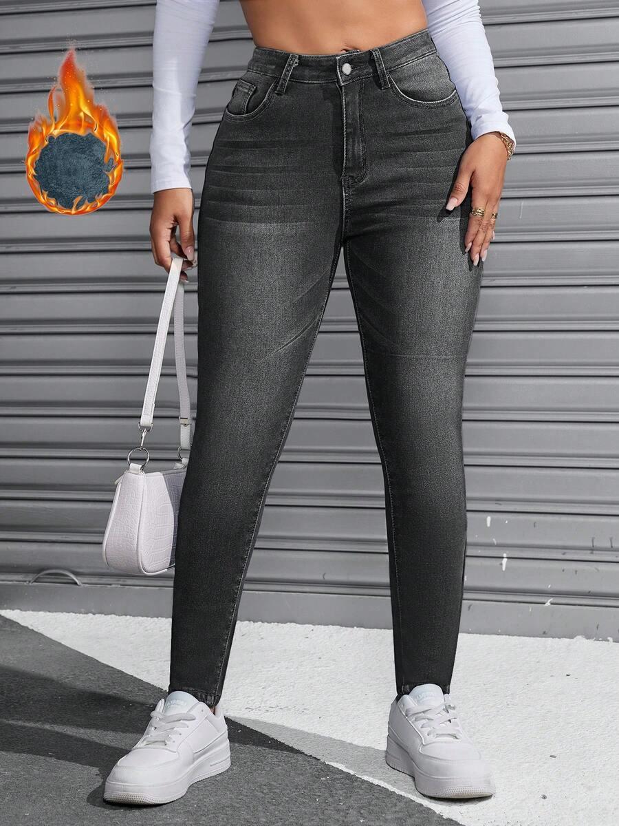 szare spodnie jeans