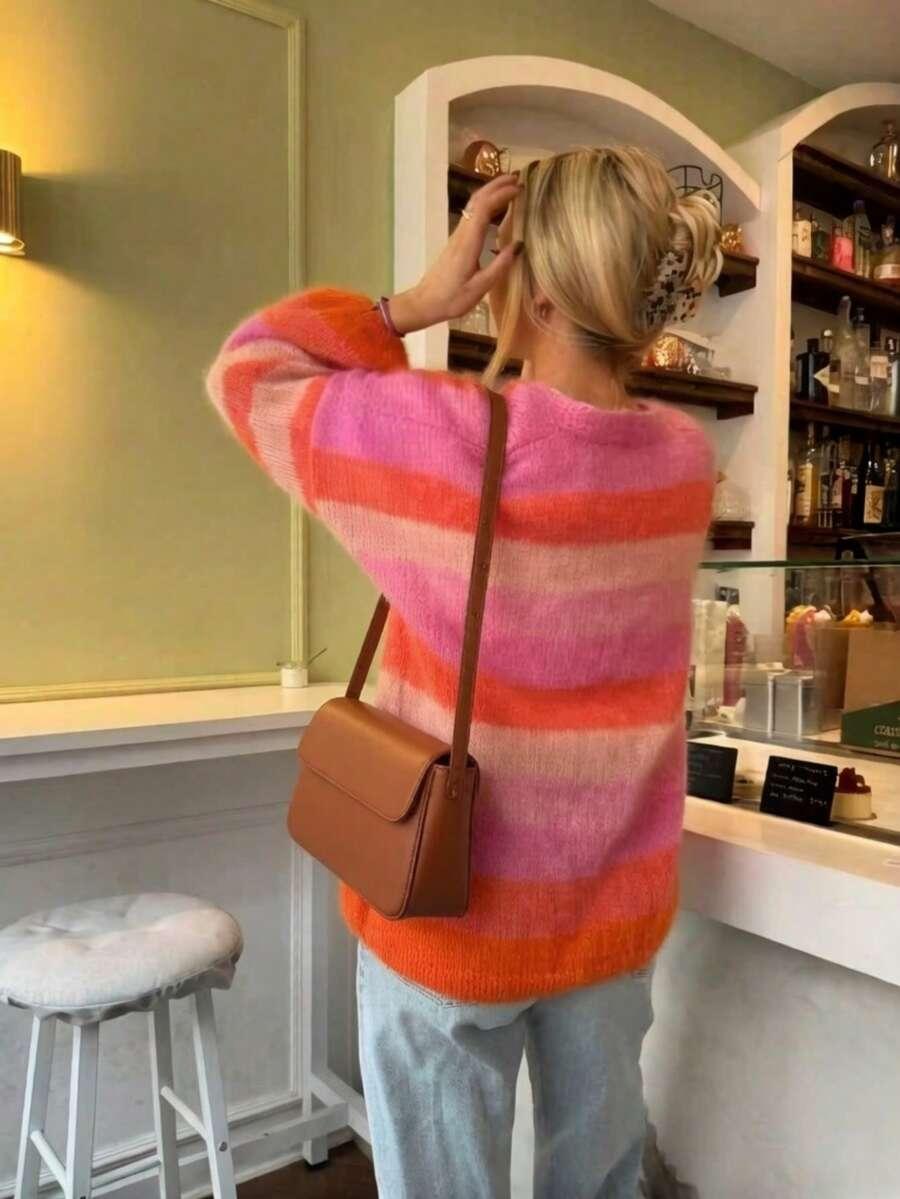 SWETER W PASKI