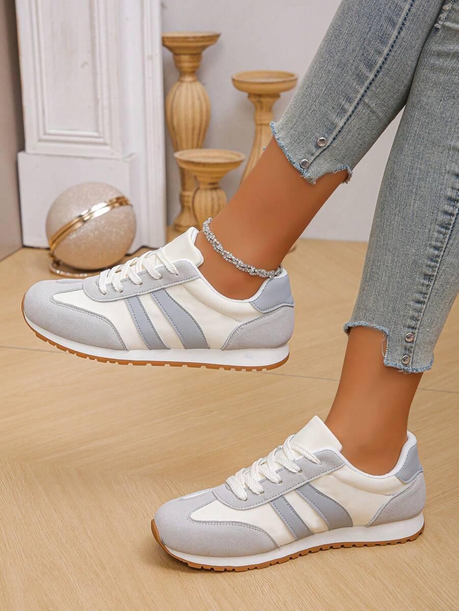 szare buty sportowe