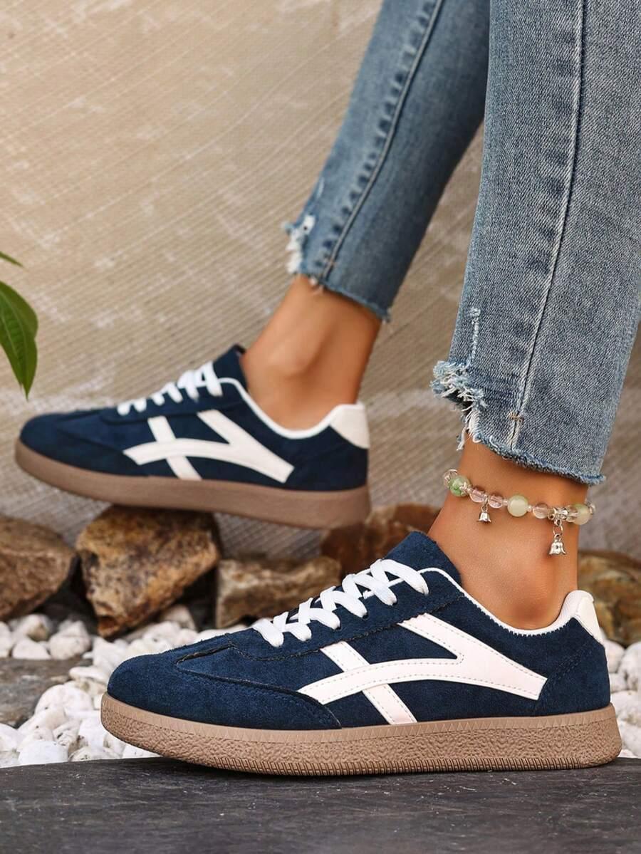 sznurowane buty sportowe