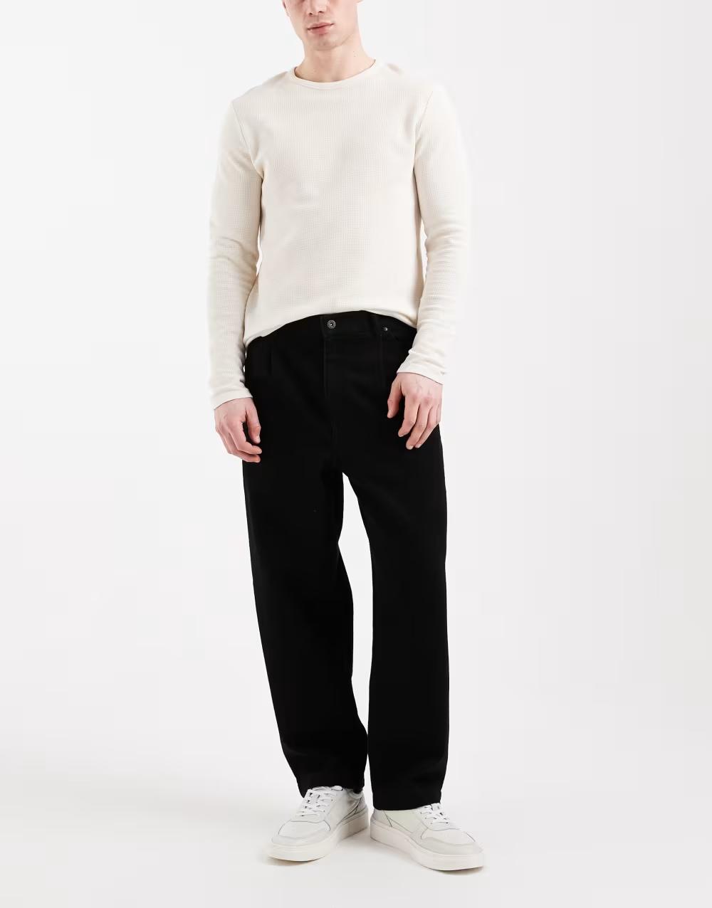 czarne spodnie jeans zamek