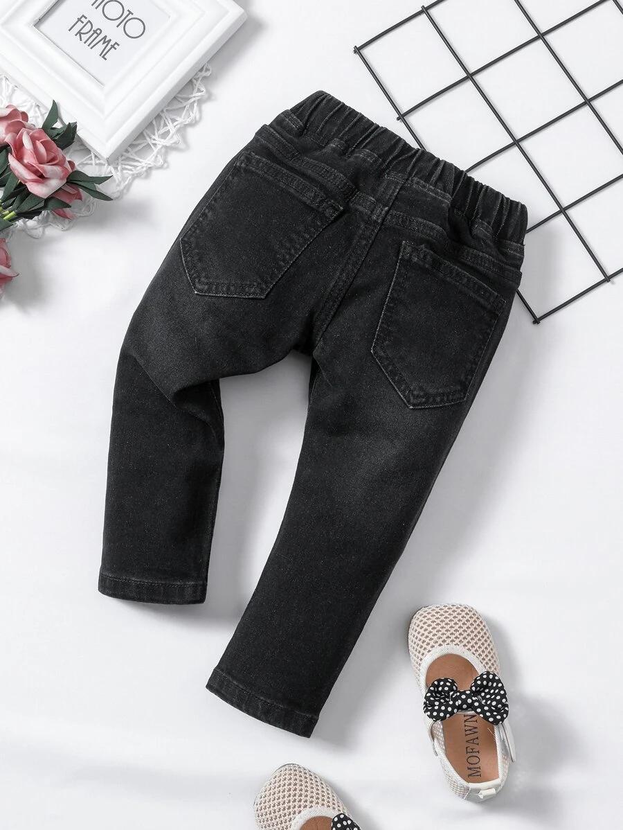 czarne spodnie jeans