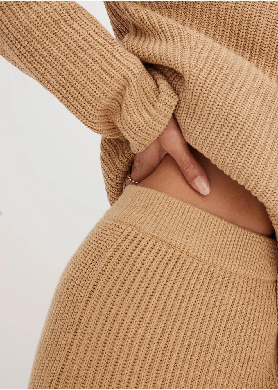 SPÓDNICA PLUS SIZE OŁÓWKOWA BAWEŁNA PRZED KOLANO