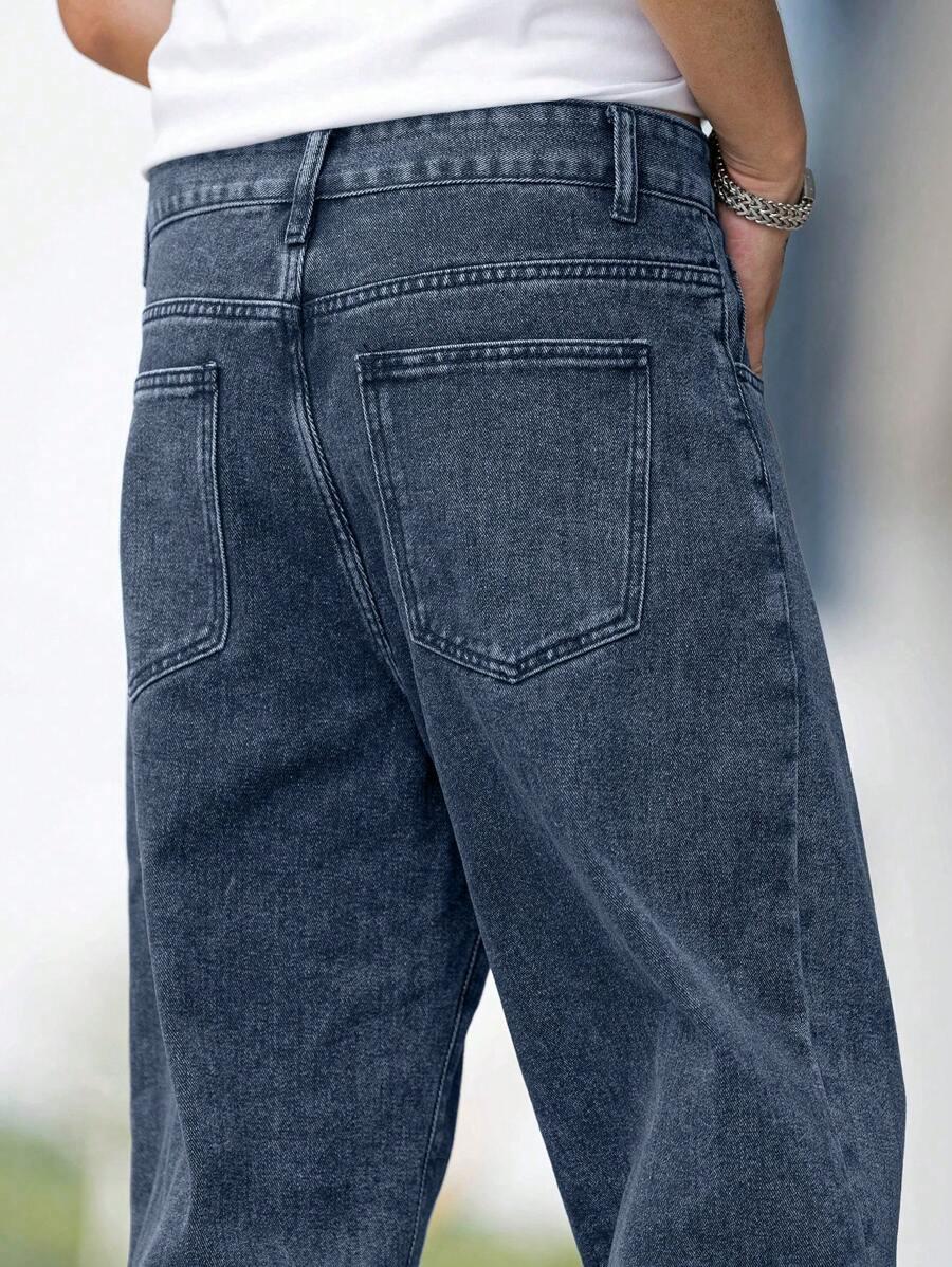 niebieskie spodnie jeans 