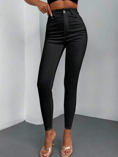 czarne spodnie jeans