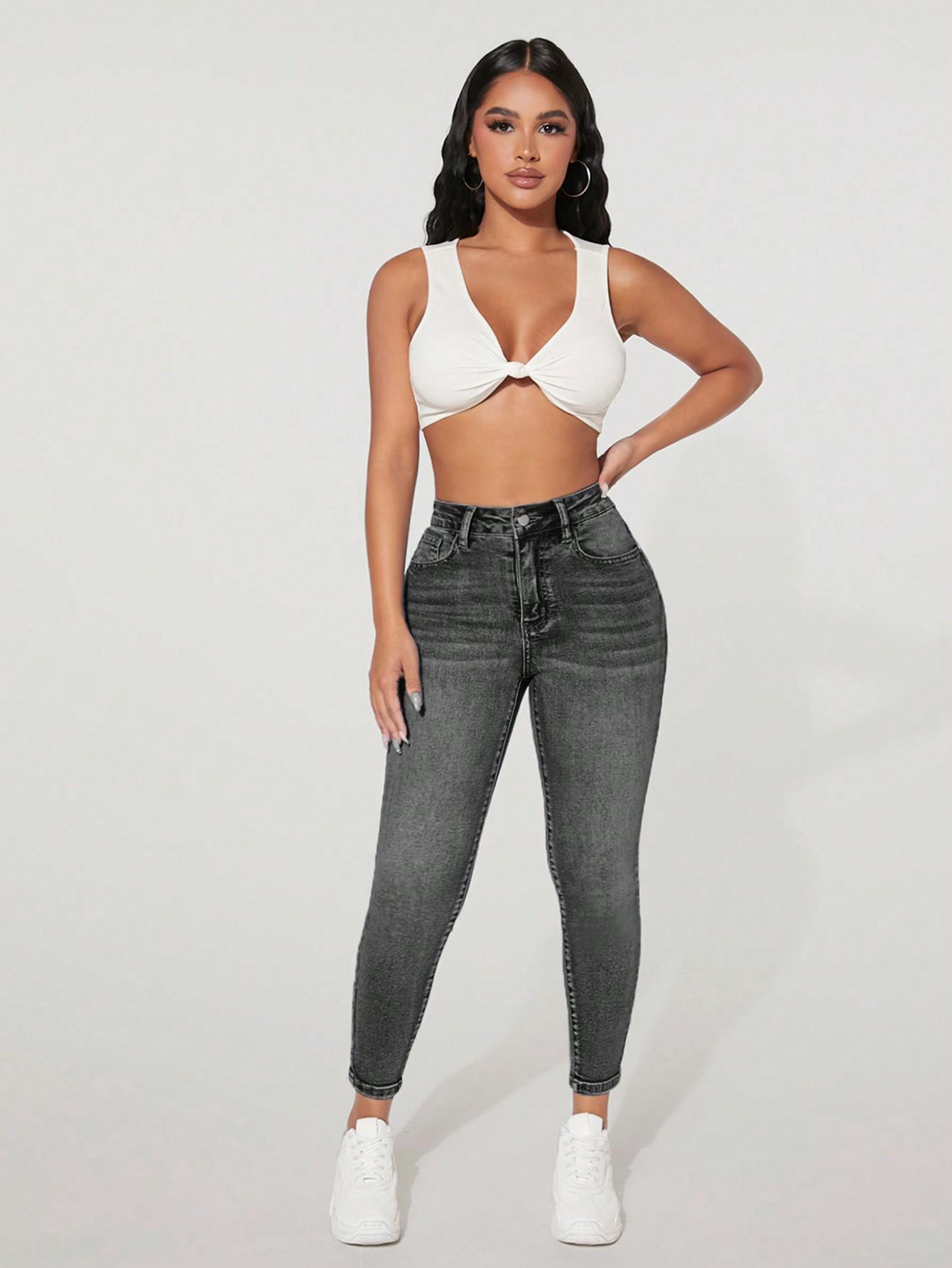 szare spodnie jeans rurki