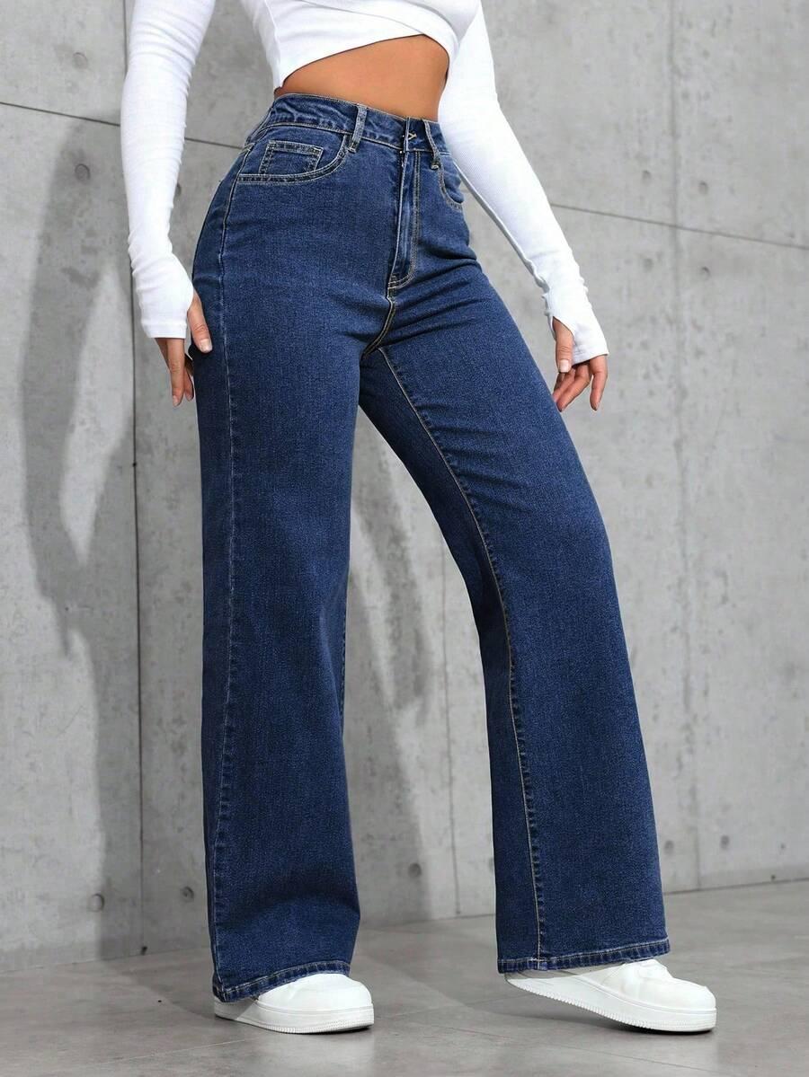 niebieskie spodnie jeans