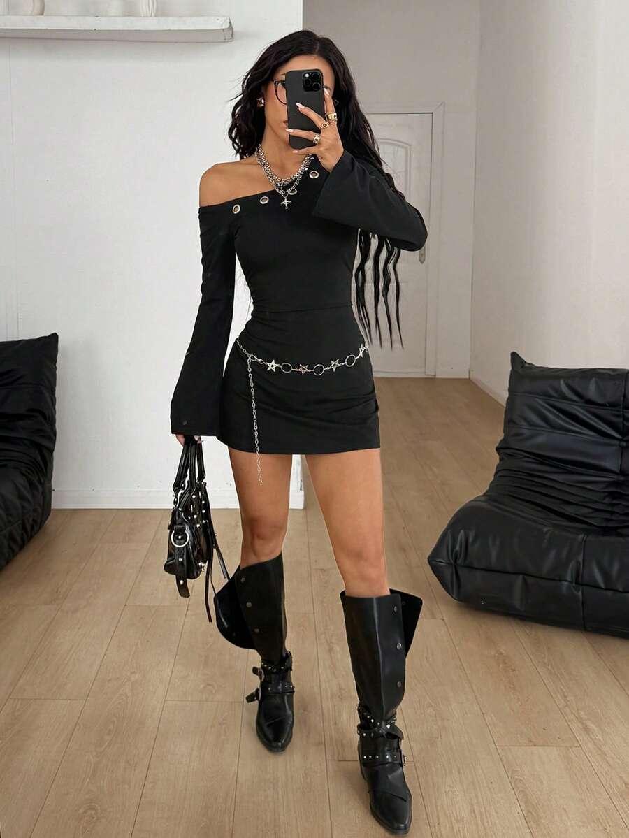 CZARNA MINI SUKIENKA