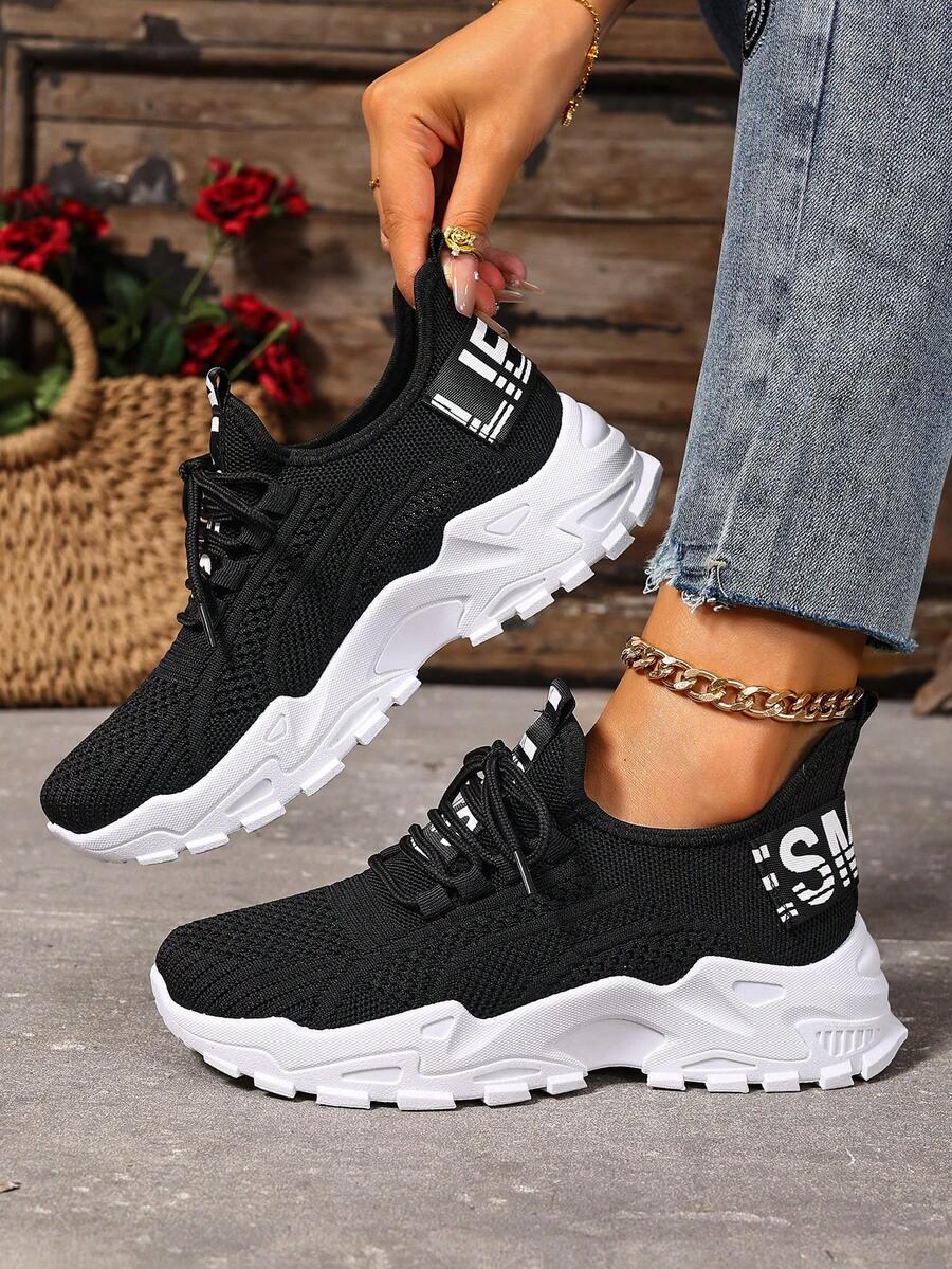 czarne sportowe buty