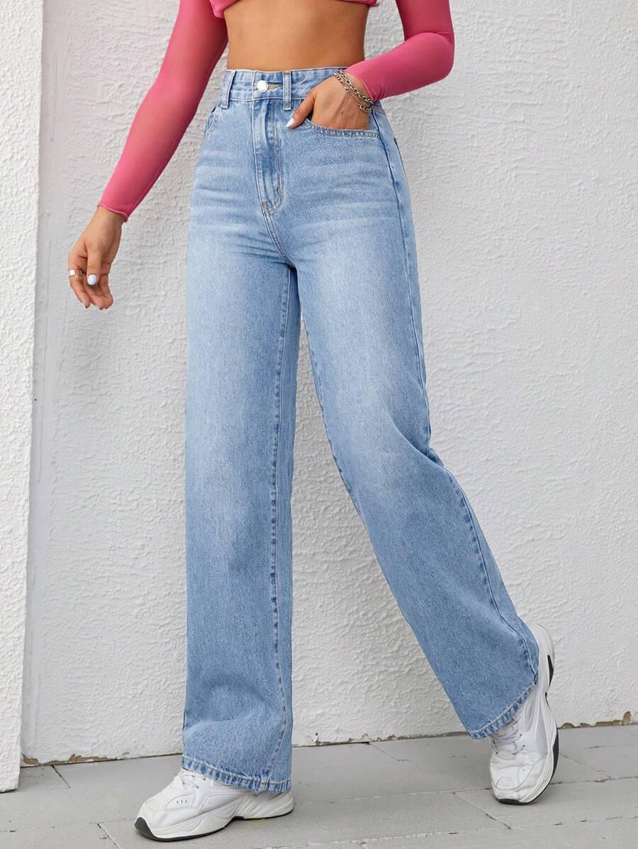niebieskie spodnie jeansowe